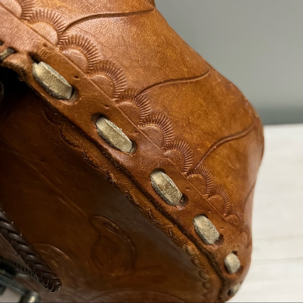 Vintage 70s 80s Hand Tooled Buckstitched Leather Shoulder Saddle Bag - Picture 11 of 16